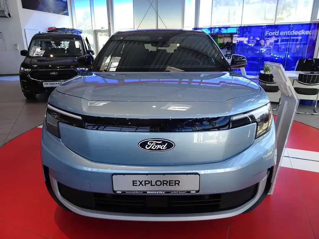 Ford Explorer Premium - Thumbnail 24