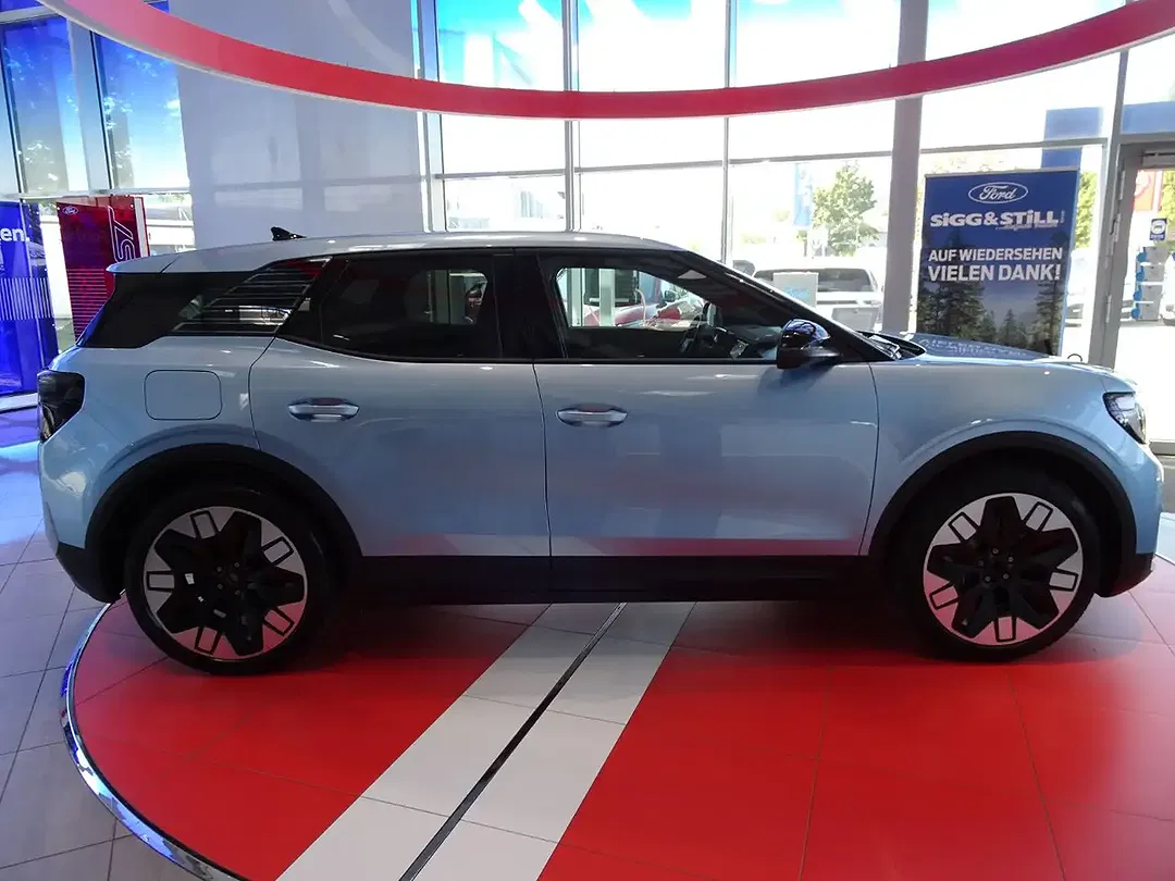 Ford Explorer Premium - Thumbnail 25