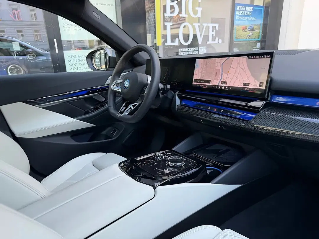 BMW 550 xDrive M Sport Pro - Thumbnail 14