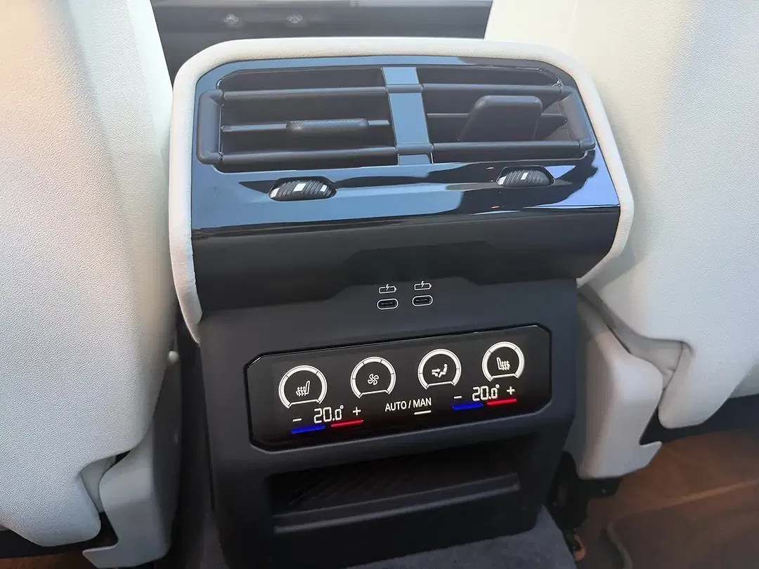 BMW 550 xDrive M Sport Pro - Thumbnail 18