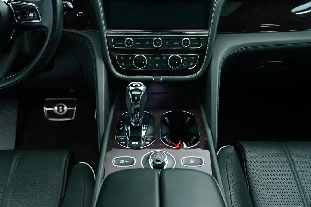 Bentley Bentayga 4.0 V8 First Edition - Thumbnail 10