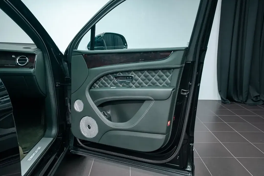 Bentley Bentayga 4.0 V8 First Edition - Thumbnail 12
