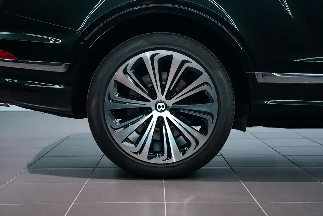 Bentley Bentayga 4.0 V8 First Edition - Thumbnail 8