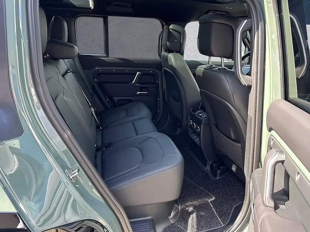 Land Rover Defender D350 Trophy Edition 110 - Thumbnail 5