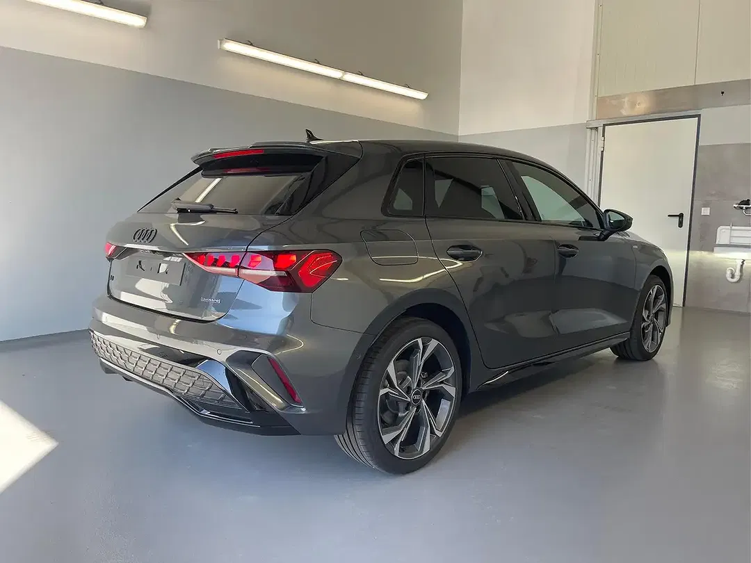 Audi A3 TFSI quattro Sportback S line - Thumbnail 4
