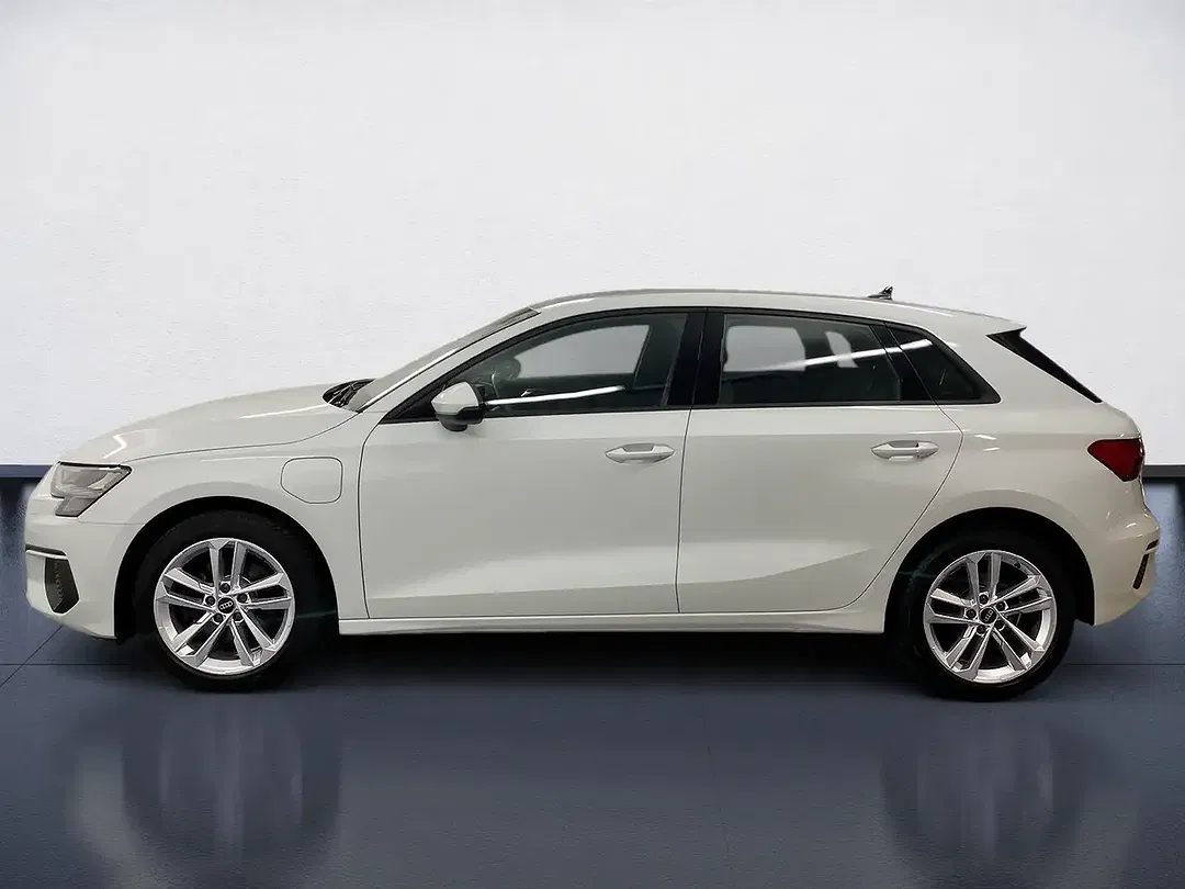 Audi A3 40 TFSI e Sportback - Thumbnail 2