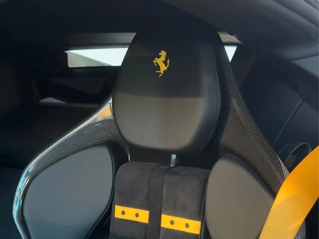 Ferrari SF90 Stradale - Thumbnail 13