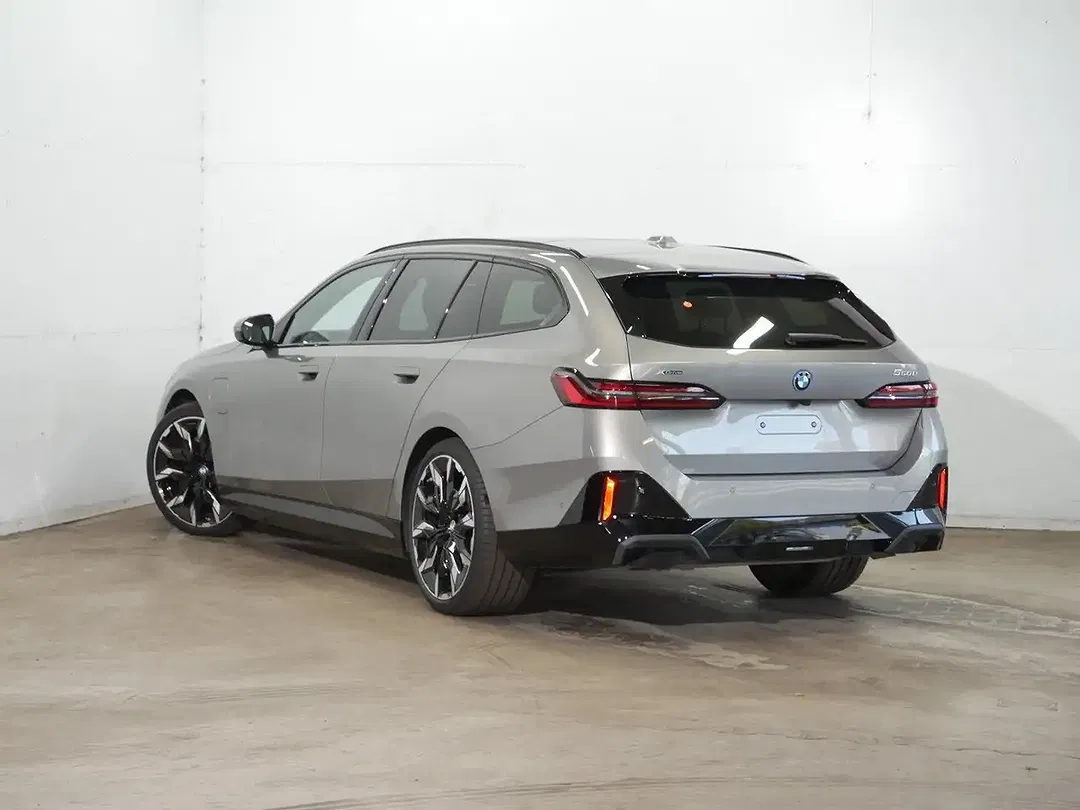 BMW 550 xDrive Touring M Sport Pro - Thumbnail 14