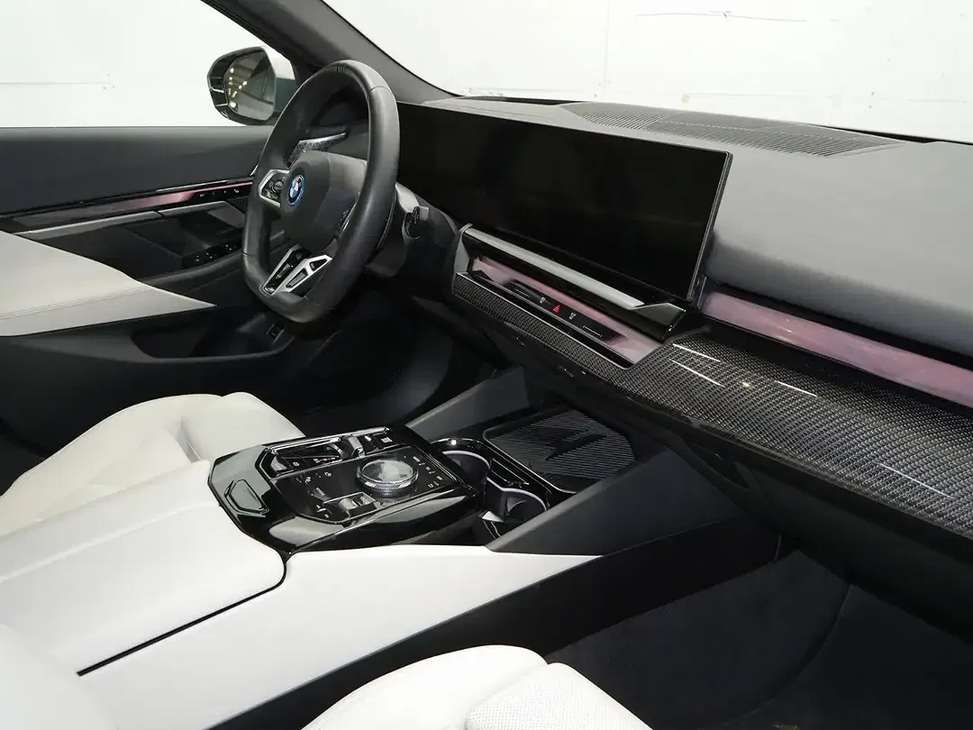 BMW 550 xDrive Touring M Sport Pro - Thumbnail 5