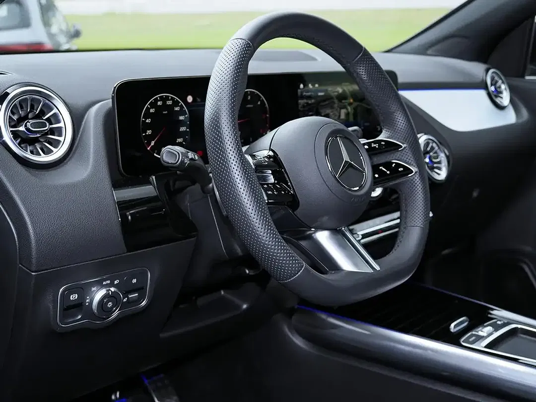 Mercedes-Benz GLA 200 AMG - Thumbnail 10