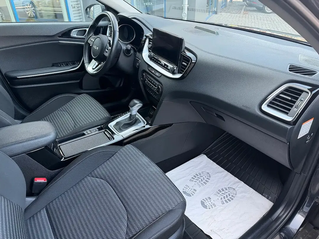 Kia XCeed PHEV Hybrid Vision - Thumbnail 6