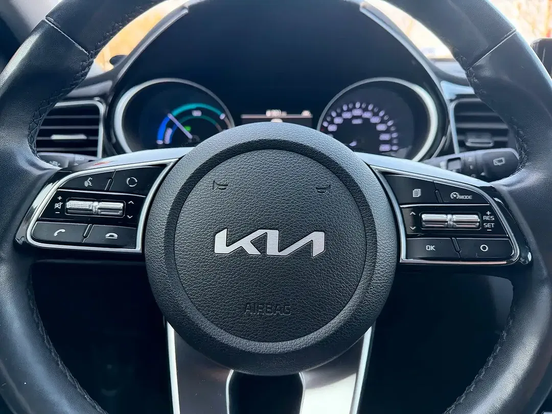 Kia XCeed PHEV Hybrid Vision - Thumbnail 8