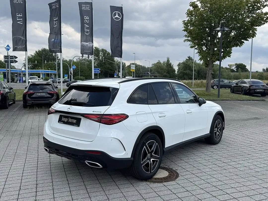 Mercedes-Benz GLC 200 AMG Line Edition - Thumbnail 3
