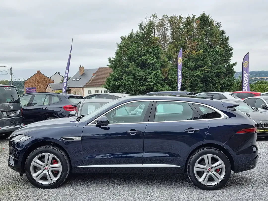 Jaguar F-Pace D165 2.0 MHEV 4x4 - Thumbnail 4
