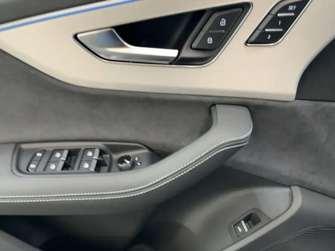 Audi Q7 TDI quattro S line - Thumbnail 12