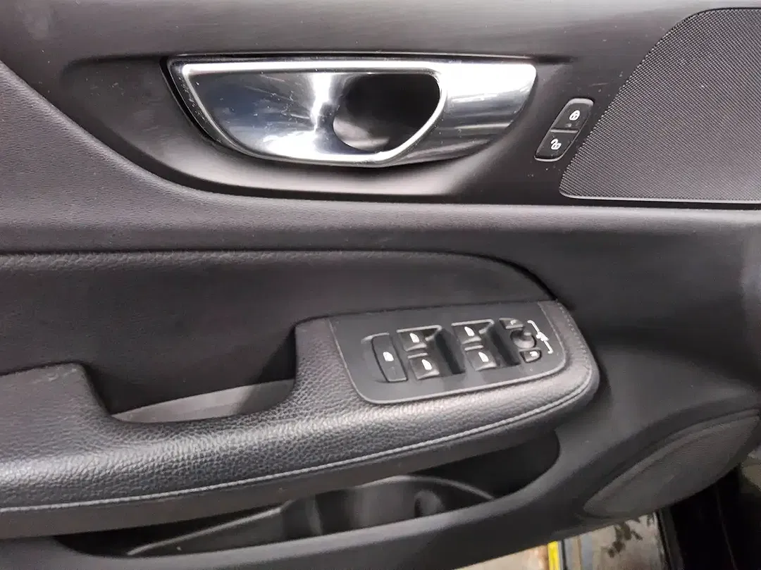 Volvo V60 T6 AWD Inscription - Thumbnail 9