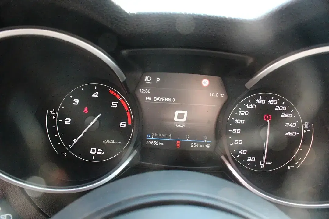 Alfa Romeo Stelvio Q4 Ti - Thumbnail 11
