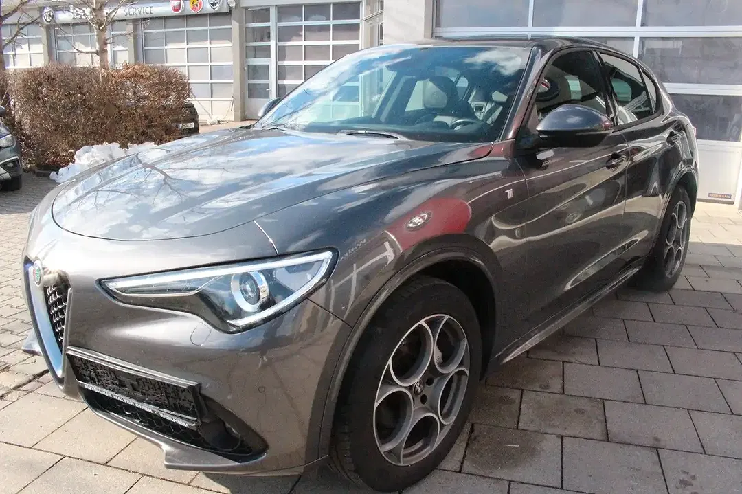Alfa Romeo Stelvio Q4 Ti - Thumbnail 6
