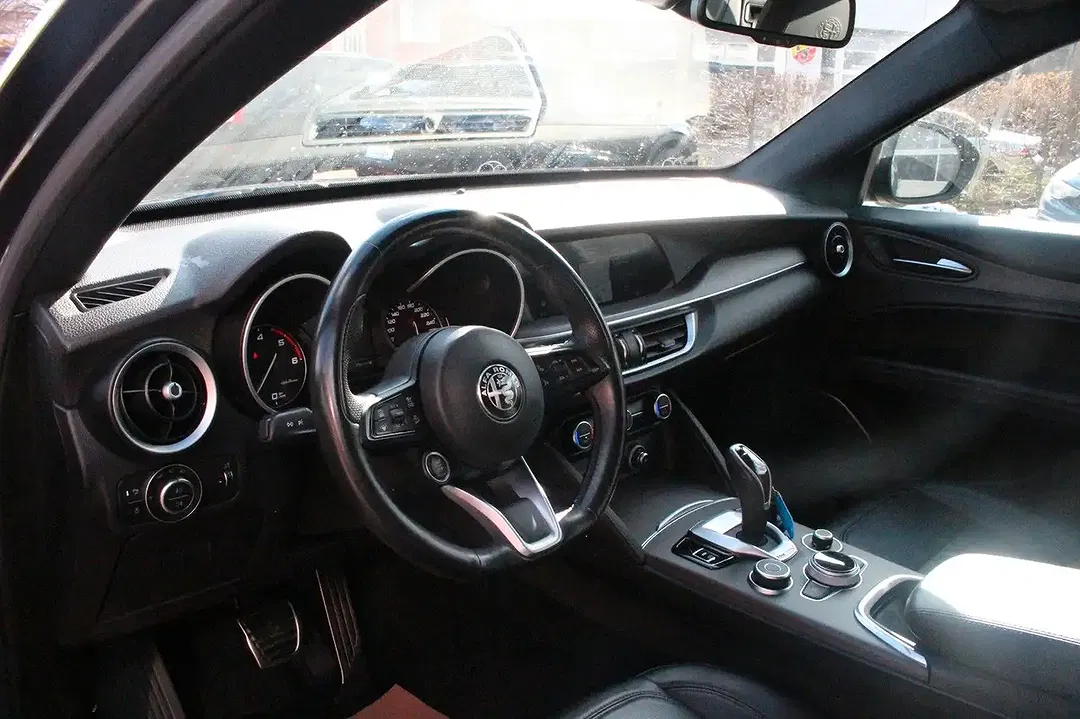 Alfa Romeo Stelvio Q4 Ti - Thumbnail 8