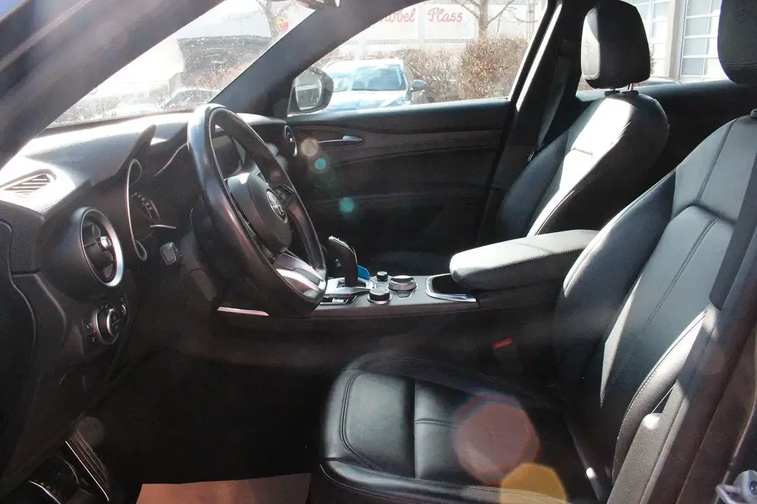 Alfa Romeo Stelvio Q4 Ti - Thumbnail 9