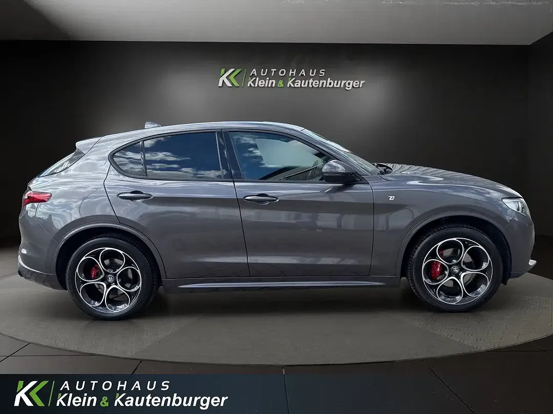 Alfa Romeo Stelvio 2.0 16V Turbo Q4 Ti - Thumbnail 4