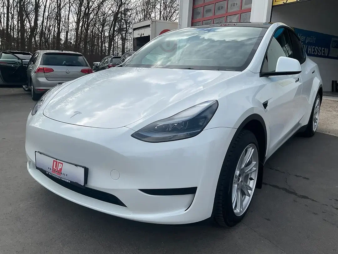 Tesla Model Y RWD - Afbeelding 1