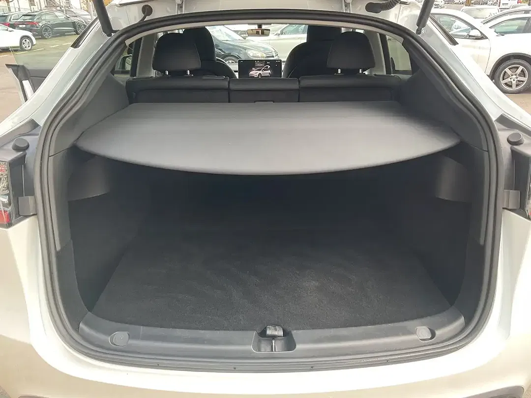 Tesla Model Y RWD - Thumbnail 12