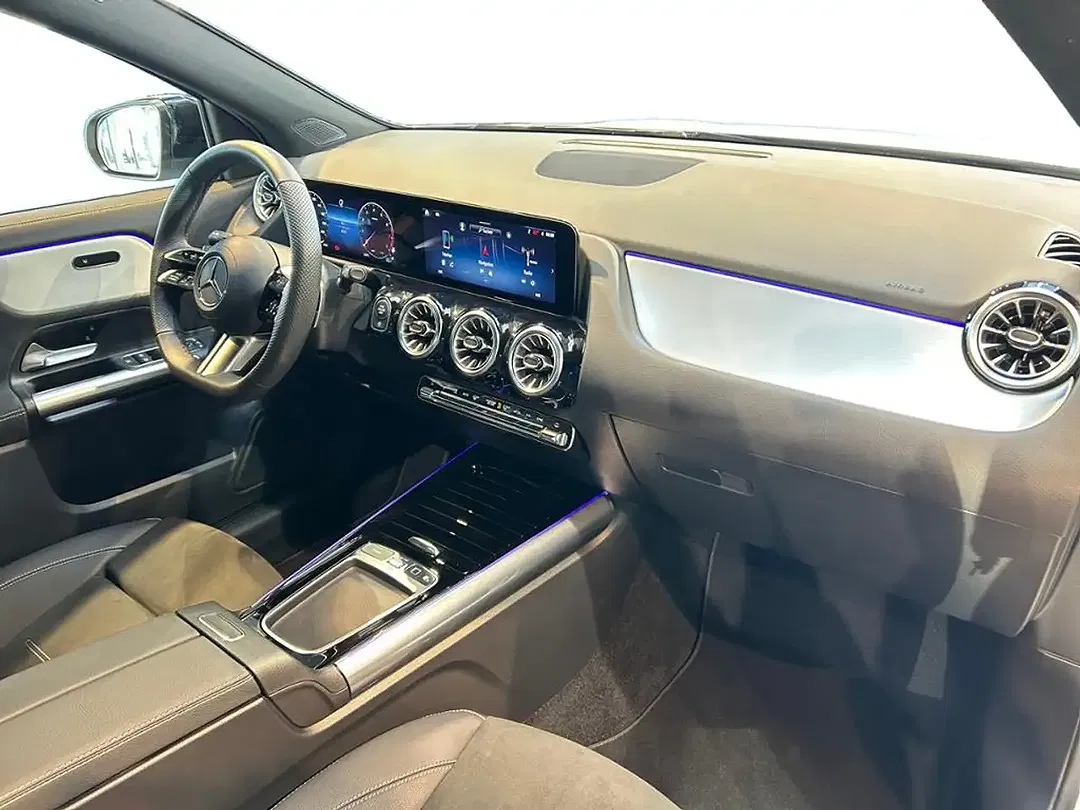 Mercedes-Benz GLA 200 AMG MBUX Night - Thumbnail 3