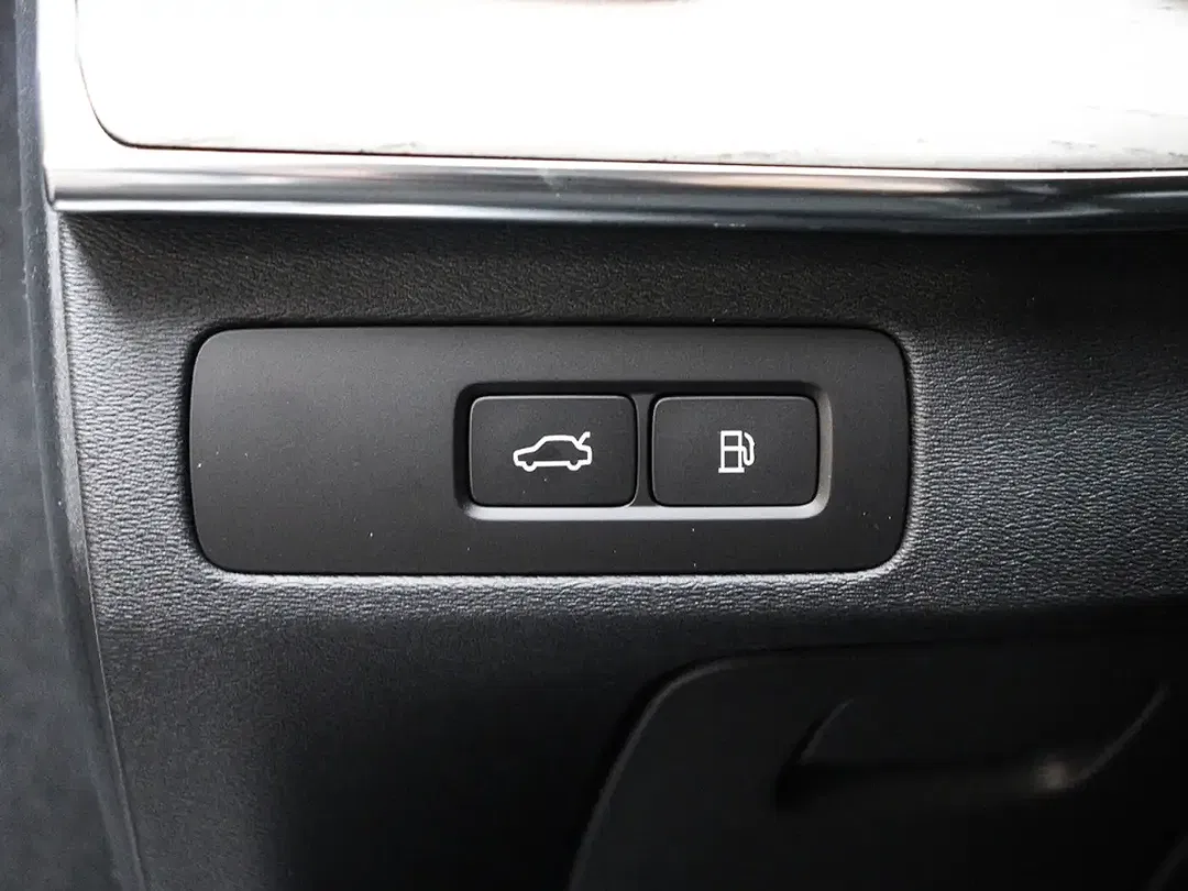 Volvo XC90 T8 PHEV Hybrid AWD Ultra Dark - Thumbnail 11