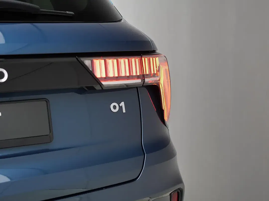 Lynk & Co 01 - Thumbnail 12