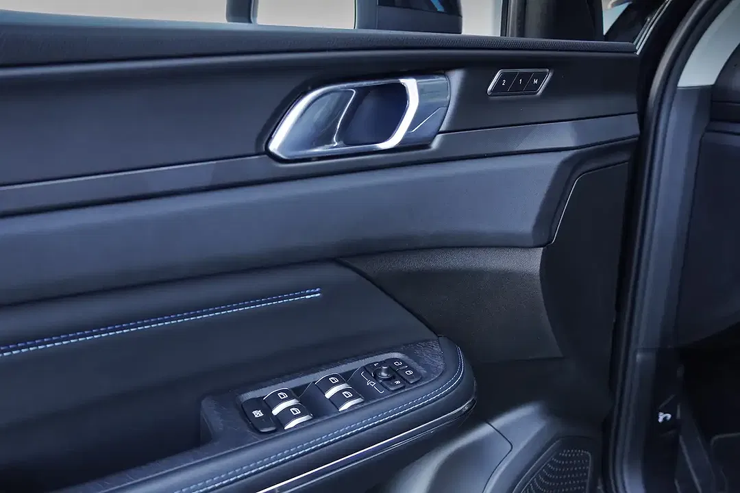 Lynk & Co 01 - Thumbnail 13