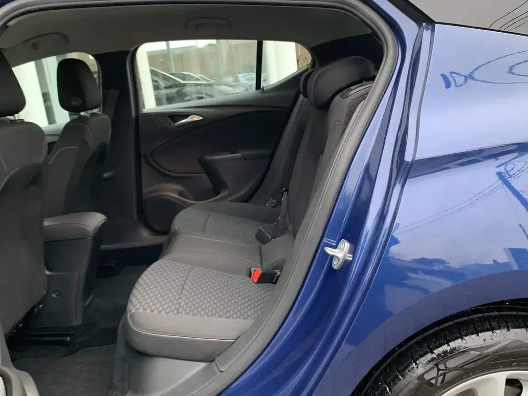 Opel Astra 1.2 Turbo - Thumbnail 13