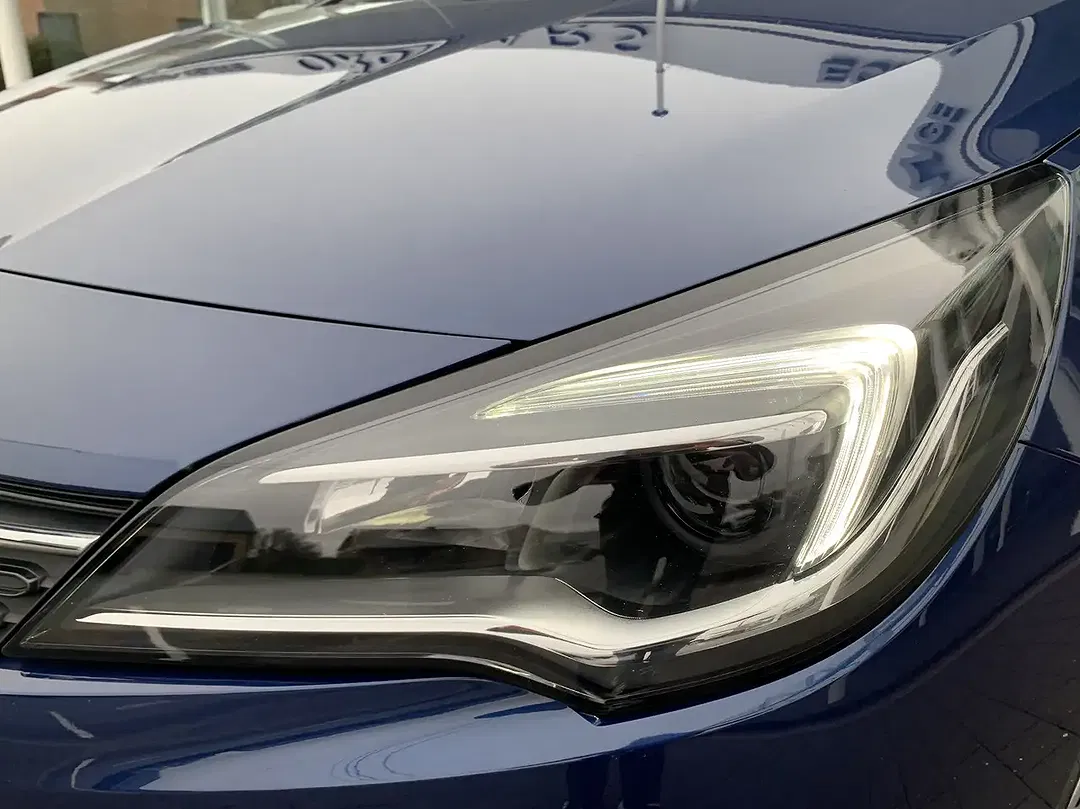 Opel Astra 1.2 Turbo - foto 2