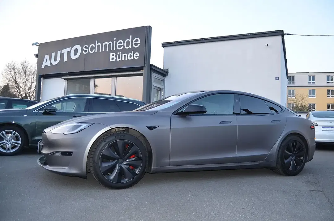 Tesla Model S Plaid - Thumbnail 11
