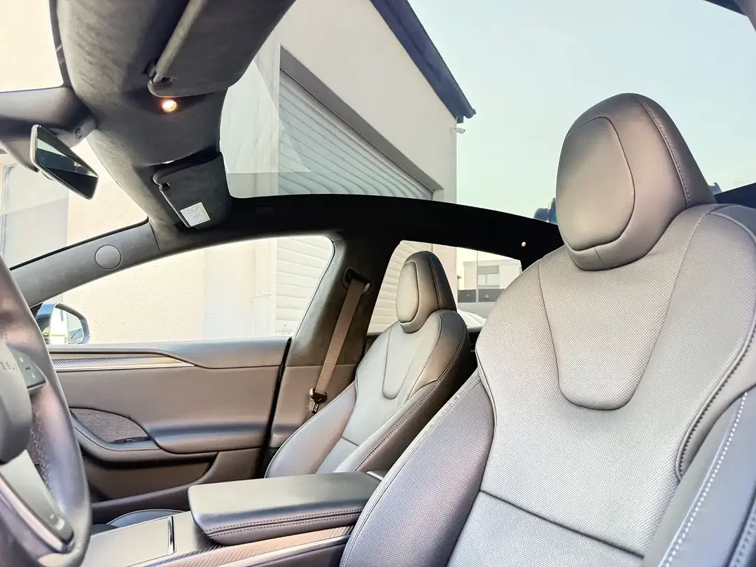 Tesla Model S Plaid - Thumbnail 7