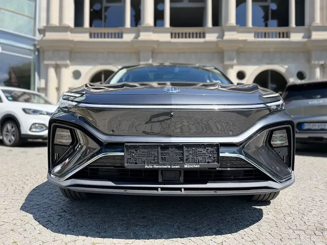 MG Marvel R Luxury - Thumbnail 3