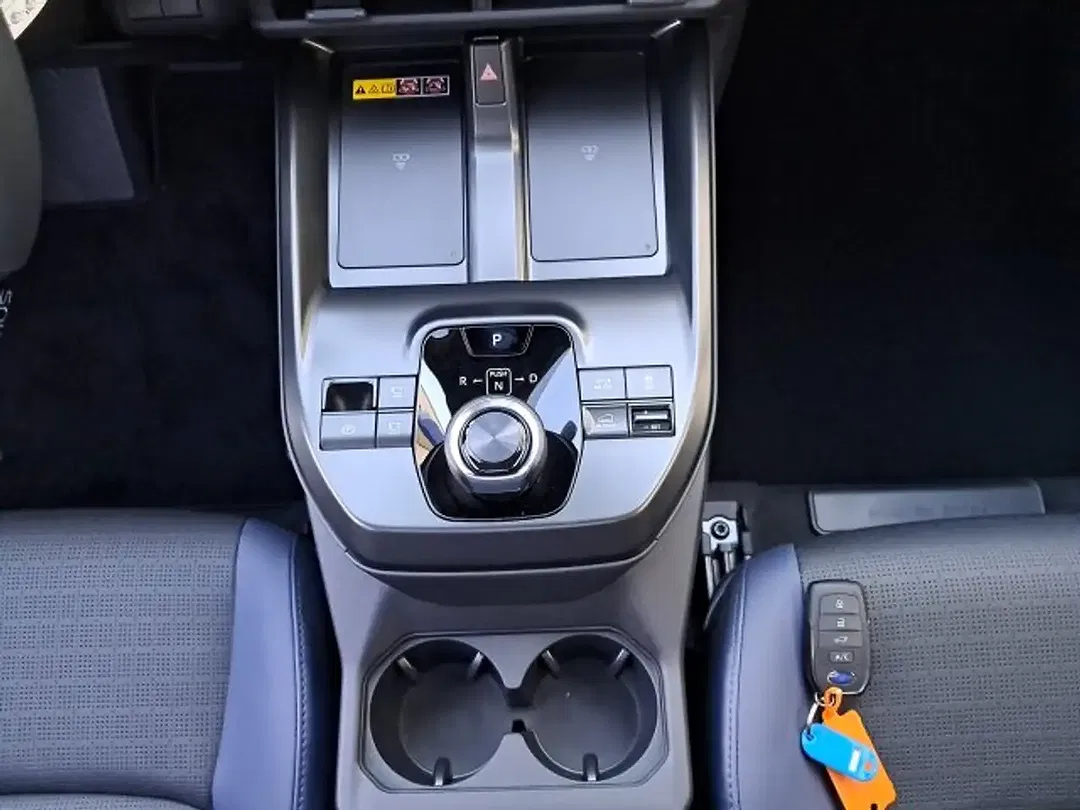 Subaru Solterra AWD Platinum - Thumbnail 12