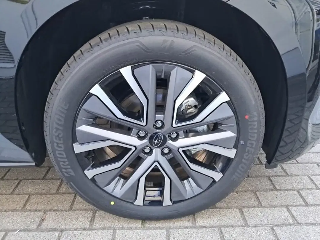Subaru Solterra AWD Platinum - Thumbnail 5