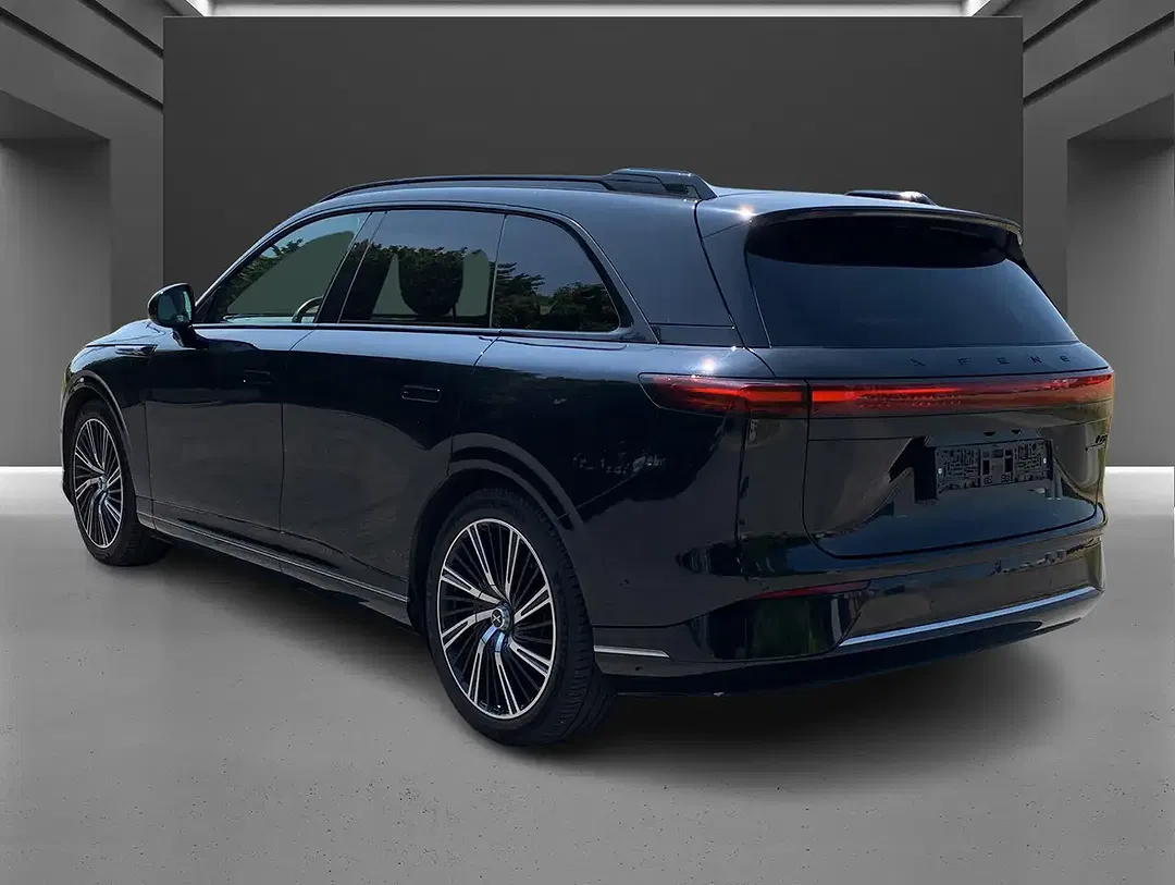 Xpeng G9 AWD Performance - Thumbnail 3