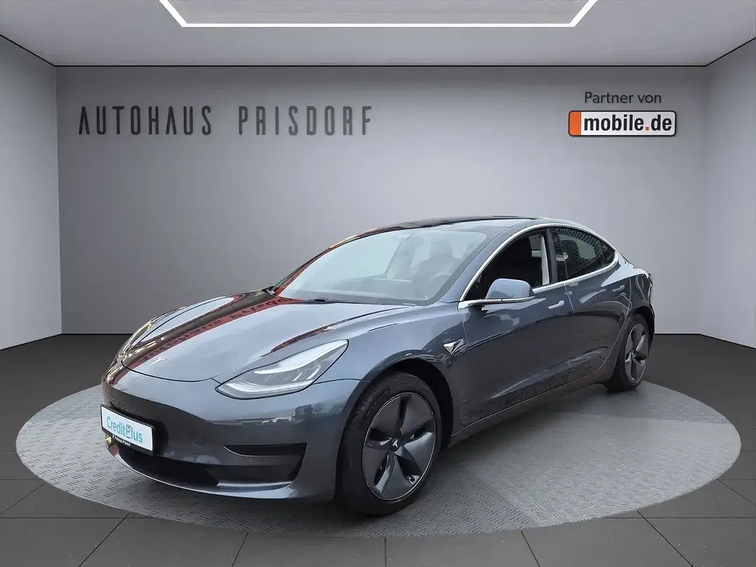 Tesla Model 3 RWD Standard Range Plus - foto 1
