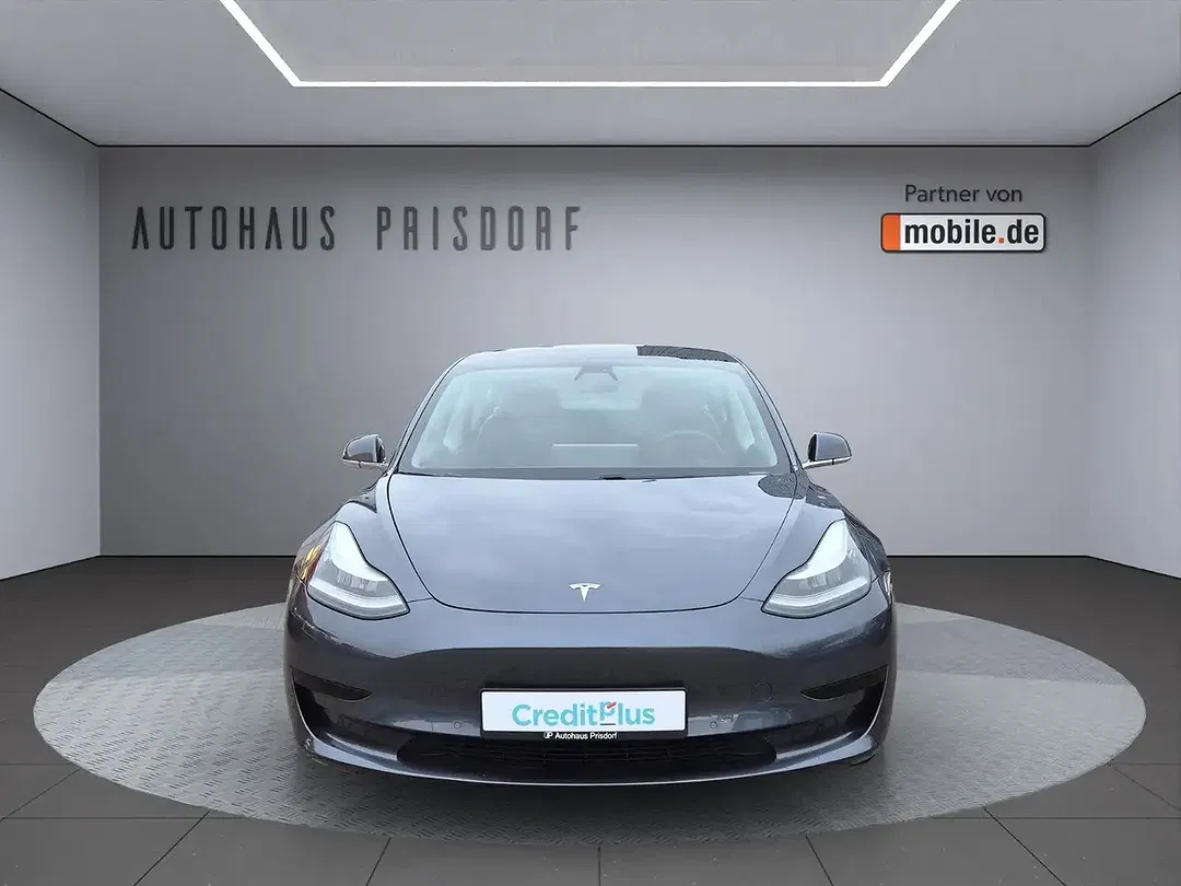 Tesla Model 3 RWD Standard Range Plus - foto 2