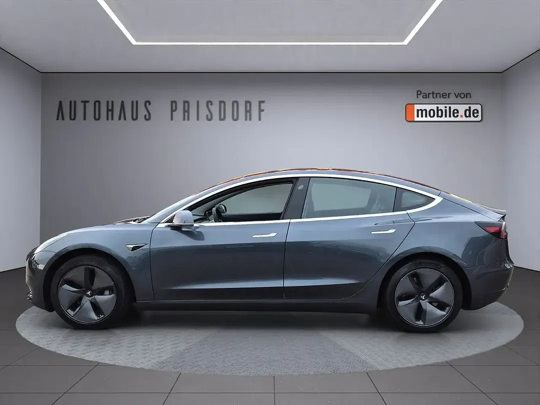 Tesla Model 3 RWD Standard Range Plus - Thumbnail 8