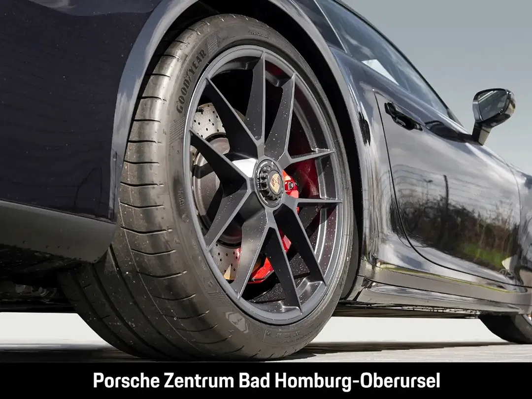 Porsche 992 Carrera 4 GTS - Thumbnail 6