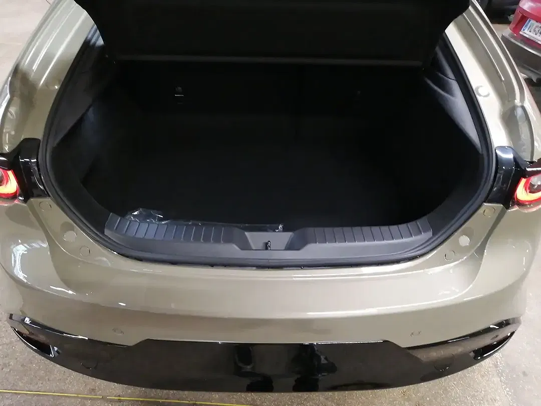Mazda 3 Centre-Line - Thumbnail 11