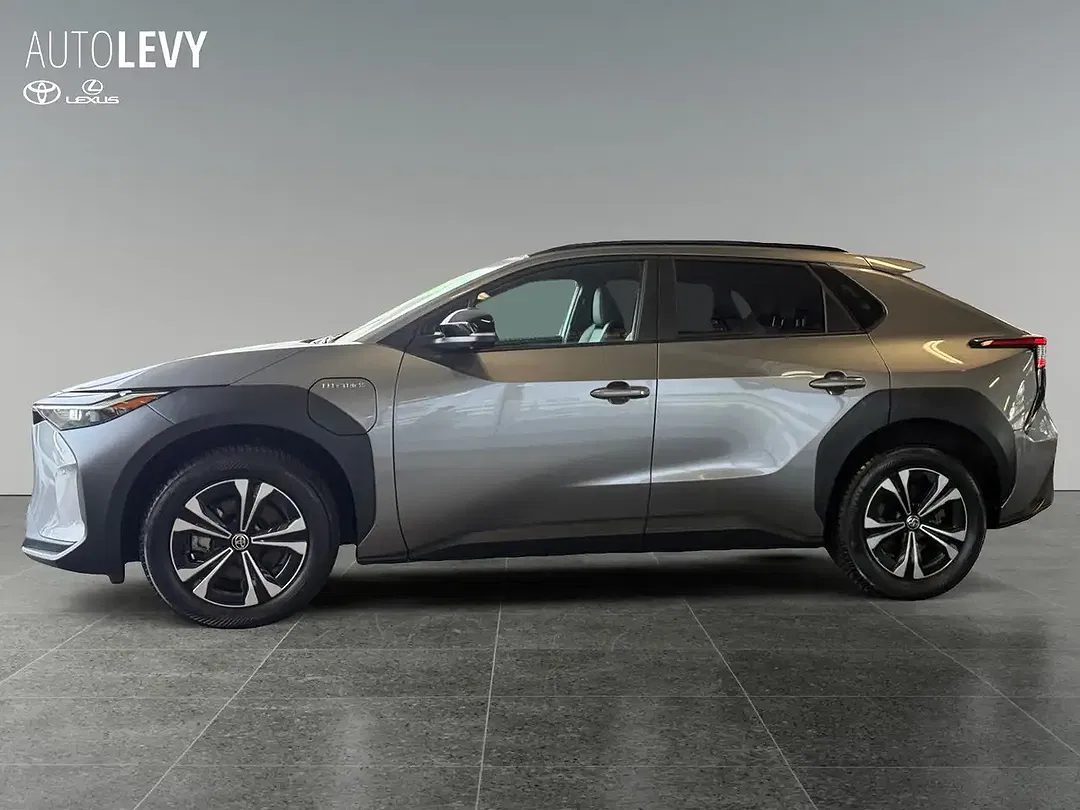 Toyota bZ4X - Thumbnail 3