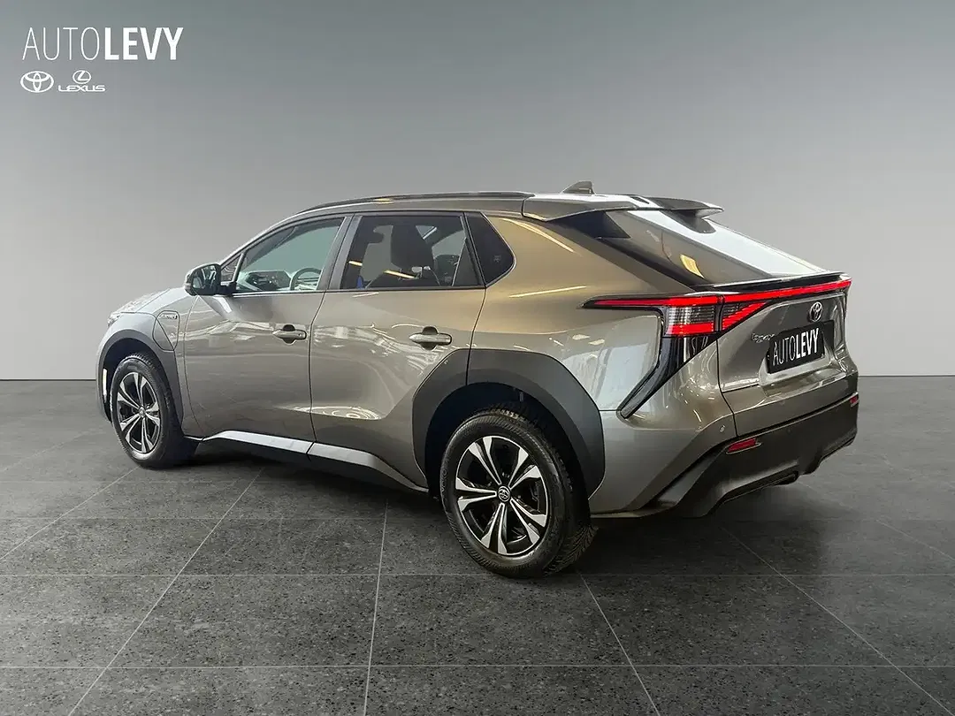 Toyota bZ4X - Thumbnail 4