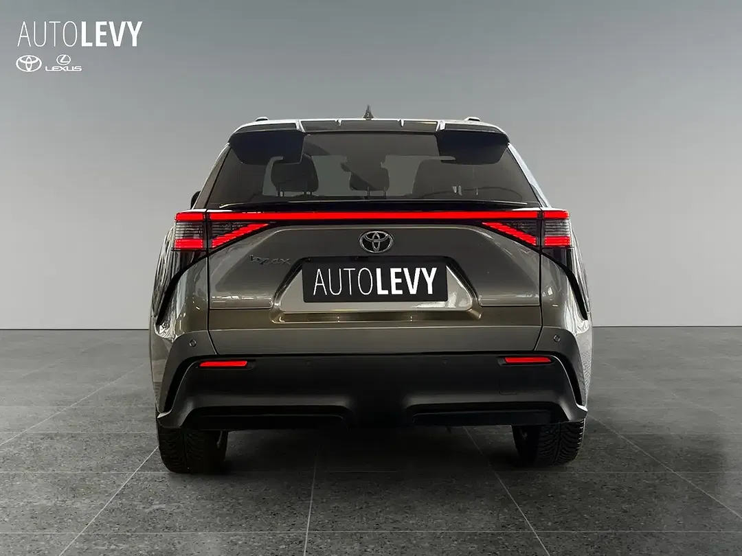 Toyota bZ4X - Thumbnail 5