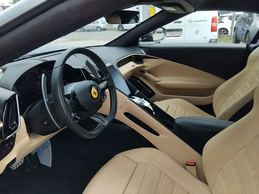 Ferrari Roma Spider - Thumbnail 10