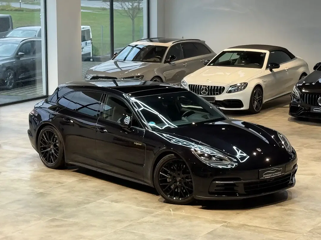 Porsche Panamera E-Hybrid 4 S/T Edition - Afbeelding 1