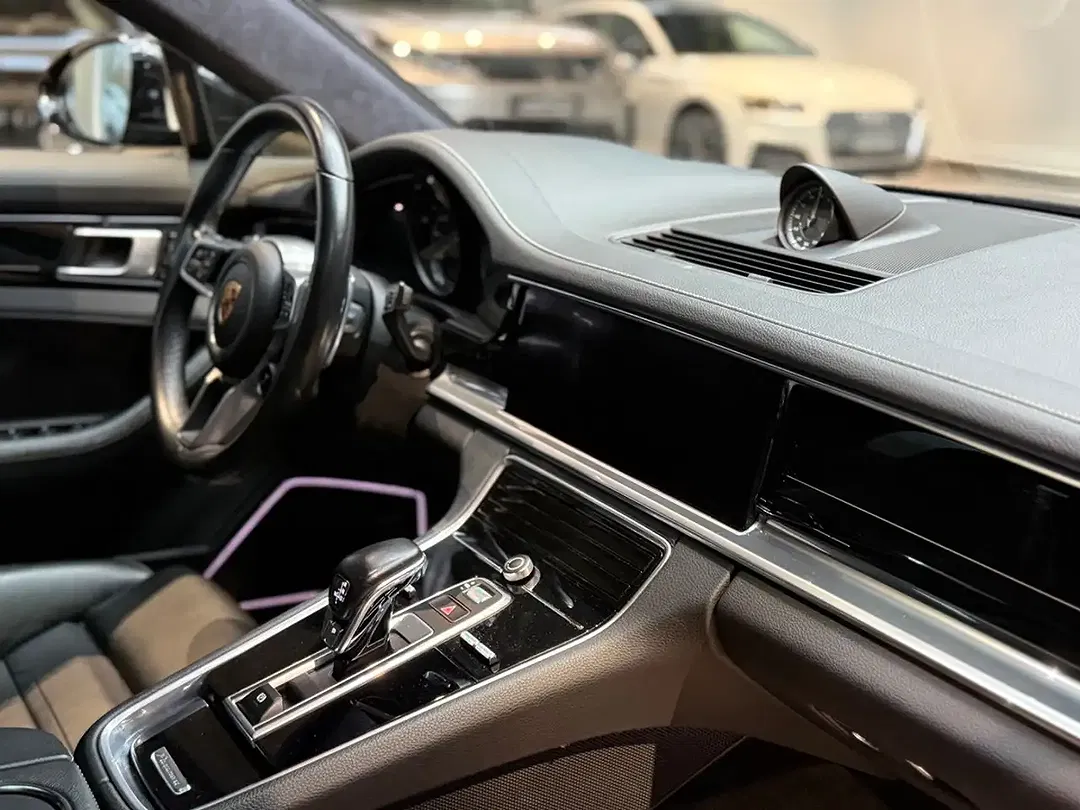 Porsche Panamera E-Hybrid 4 S/T Edition - Thumbnail 11